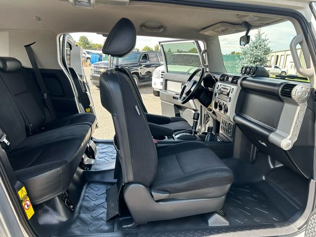 Used 2007 Toyota FJ Cruiser AWD/4WD image 12