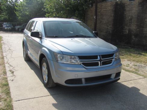 Used 2013 Dodge Journey FWD image 2