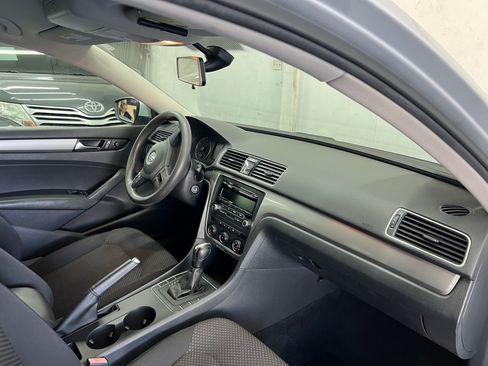 Used 2013 Volkswagen Passat 2.5 S image 18