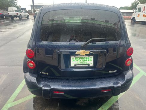 Used 2010 Chevrolet HHR LS FWD image 2