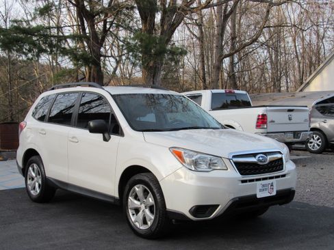 Used 2016 Subaru Forester 2.5i Premium image 12