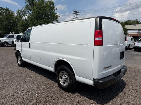 Used 2021 Chevrolet Express 2500 UNAVAIL RWD image 3