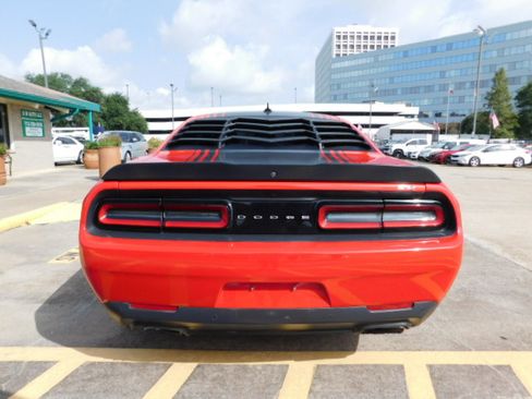 Used 2016 Dodge Challenger R/T Shaker RWD image 6