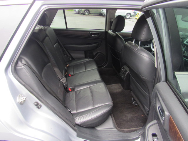 Used 2015 Subaru Outback 2.5i Limited AWD/4WD image 18