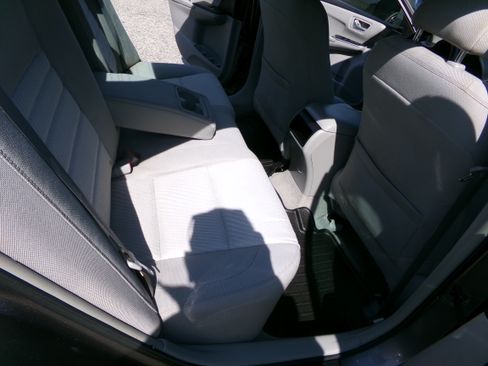 Used 2015 Toyota Camry LE image 13