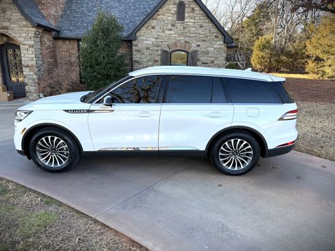 Used 2020 Lincoln Aviator Reserve image 2
