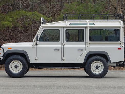 Used 1993 Land Rover Defender 110 AWD/4WD image 7