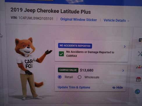 Used 2019 Jeep Cherokee 4WD Latitude Plus image 20