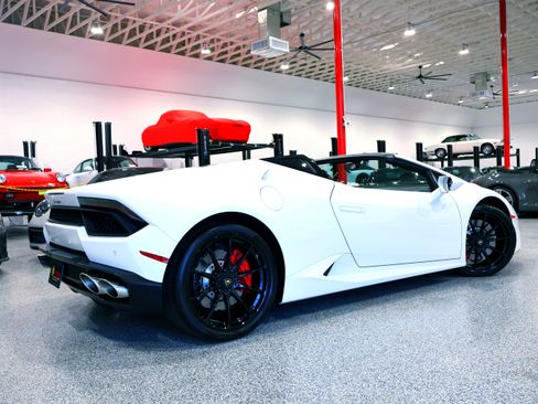 Used 2017 Lamborghini Huracan LP 580-2 image 12