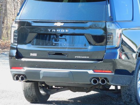 Used 2025 Chevrolet Tahoe Premier image 12