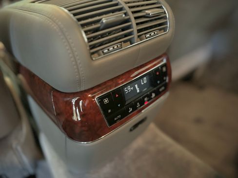 Used 2005 Maybach 57 image 17