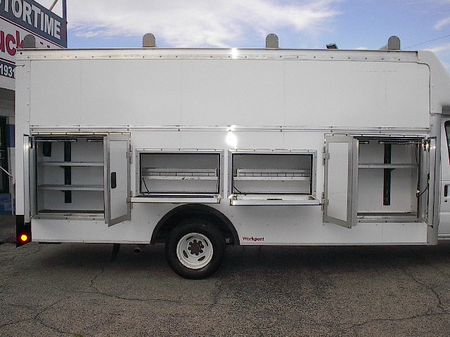 Used 2024 Ford E-450 and Econoline 450 RWD image 5