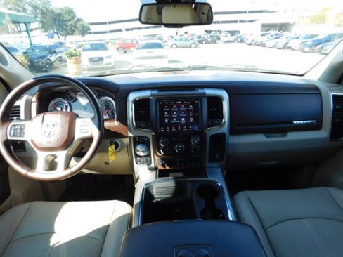 Used 2018 RAM 1500 Laramie image 13