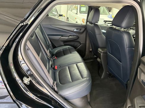 Used 2022 Chevrolet Bolt EUV LT FWD image 17