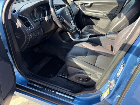 Used 2015 Volvo XC60 AWD T5 Platinum image 6
