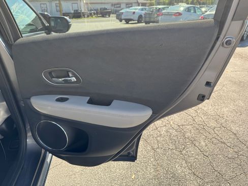 Used 2019 Honda HR-V EX image 17