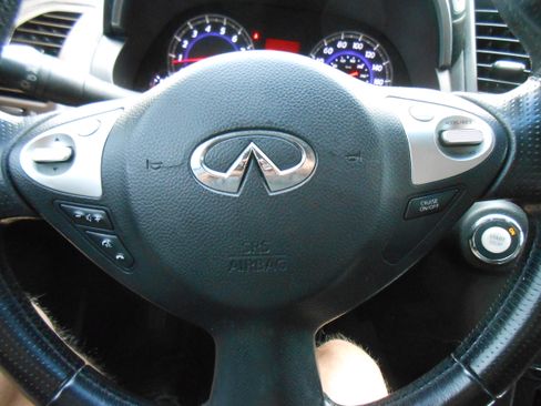 Used 2010 INFINITI FX35 image 18