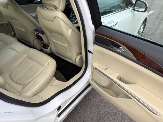 Used 2015 Lincoln MKZ AWD image 13