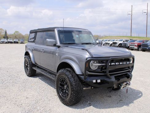 Used 2022 Ford Bronco Outer Banks image 2