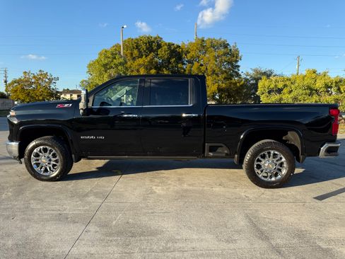 Used 2024 Chevrolet Silverado 2500 LTZ image 18