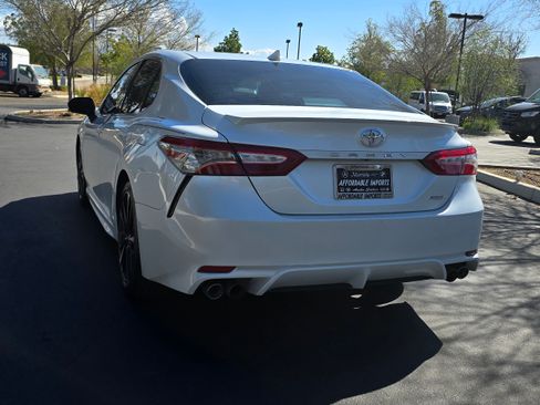 Used 2019 Toyota Camry XSE image 11
