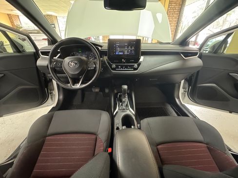 Used 2025 Toyota Corolla SE image 8