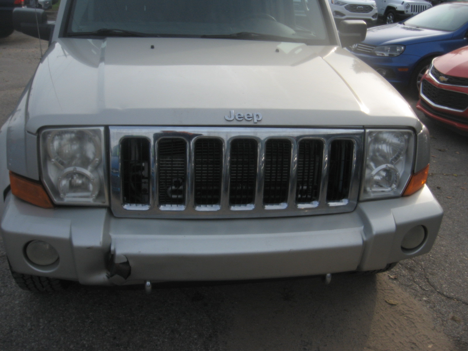 Used 2006 Jeep Commander 4WD image 2