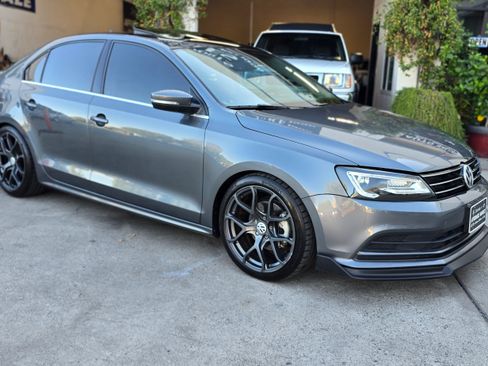 Used 2017 Volkswagen Jetta SE image 40