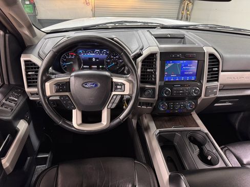 Used 2021 Ford F250 Lariat image 24