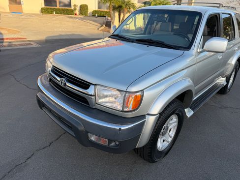 Used 2002 Toyota 4Runner SR5 image 9
