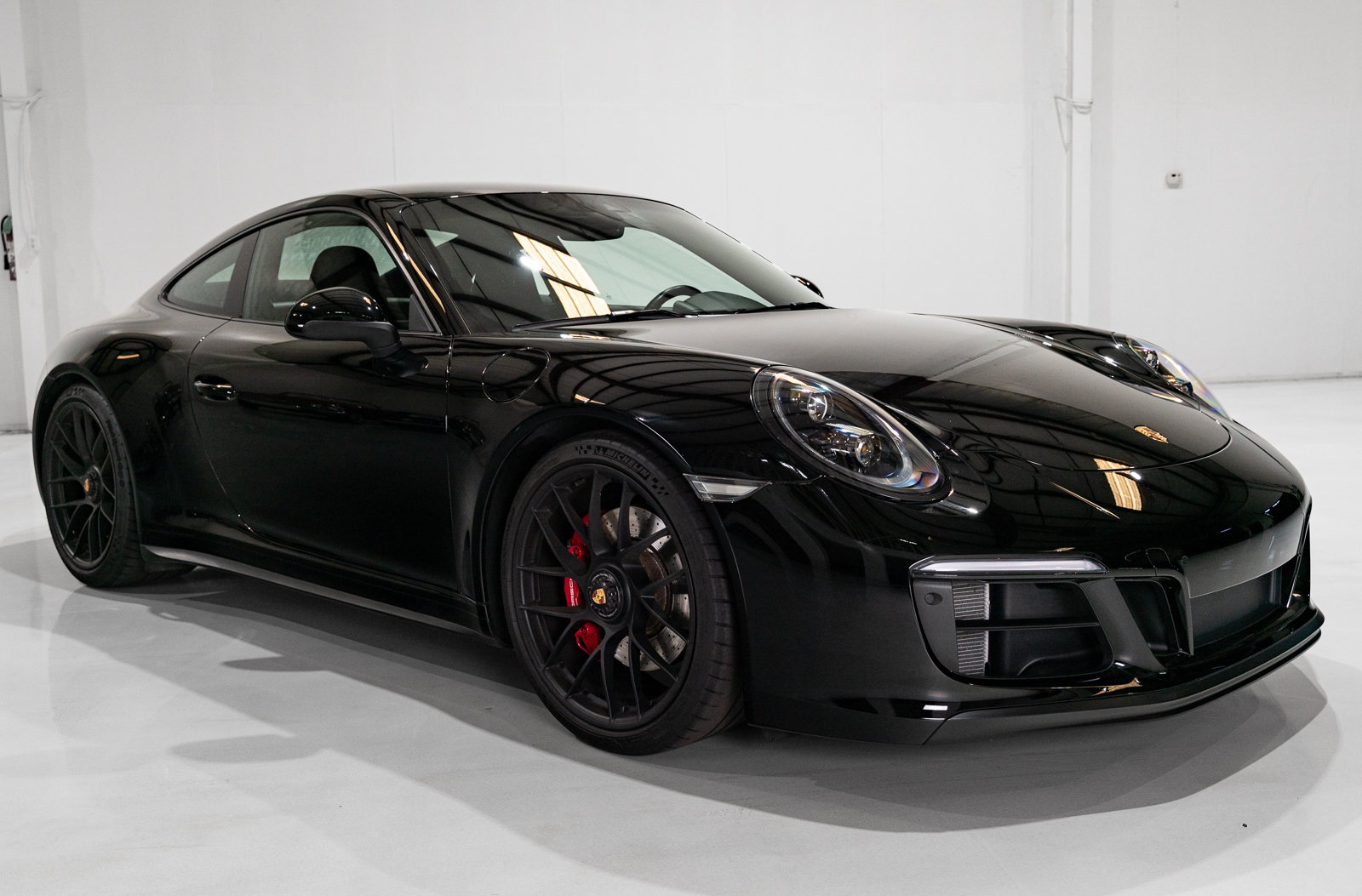 Used 2019 Porsche 911 Carrera GTS Coupe RWD image 4