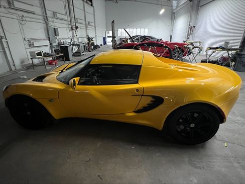 Used 2005 Lotus Elise UNAVAIL RWD image 5