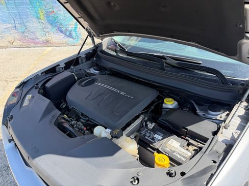 Used 2019 Jeep Cherokee Latitude image 3