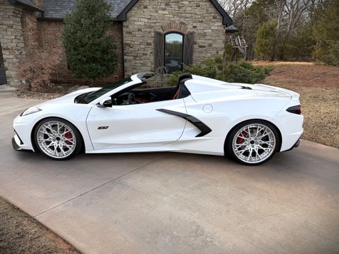 Used 2023 Chevrolet Corvette Premium Conv w/ 3LT image 2