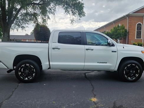 Used 2014 Toyota Tundra 4x4 CrewMax Limited image 5