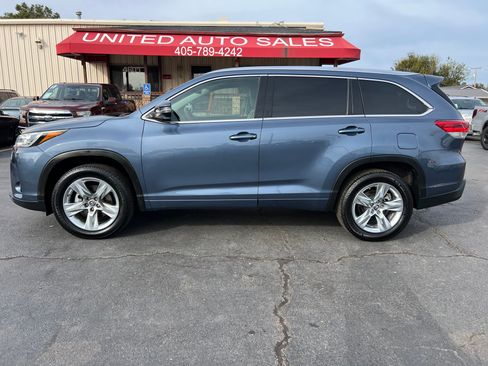 Used 2017 Toyota Highlander Limited image 1
