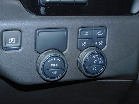Used 2024 Chevrolet Silverado 1500 2WD Crew Cab High Country image 29