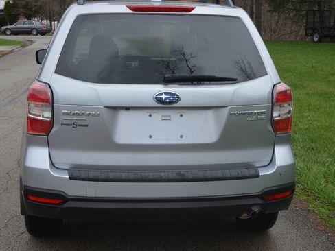 Used 2016 Subaru Forester 2.5i Premium image 3