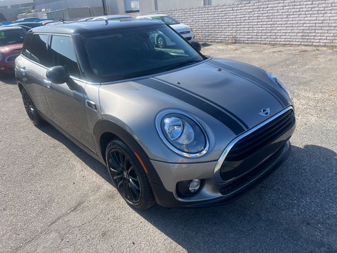 Used 2016 MINI Cooper Clubman EX FWD image 2