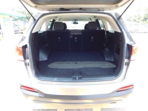 Used 2018 Kia Sorento FWD image 6