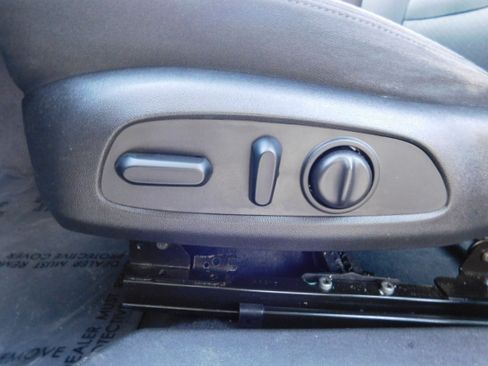 Used 2019 Chevrolet Malibu LT image 13