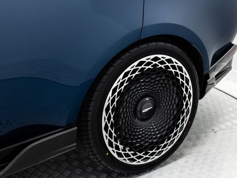 Used 2026 Land Rover Range Rover Long Wheelbase SE image 24