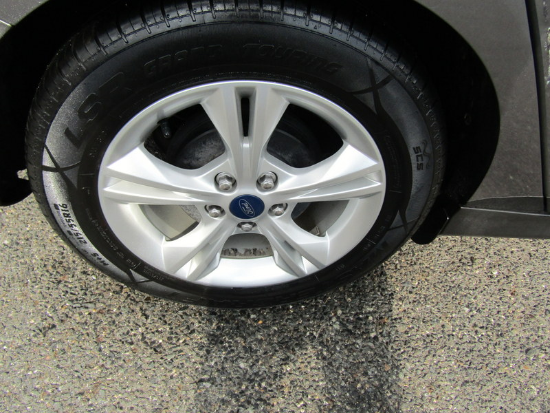 Used 2014 Ford Focus SE Sedan FWD image 9