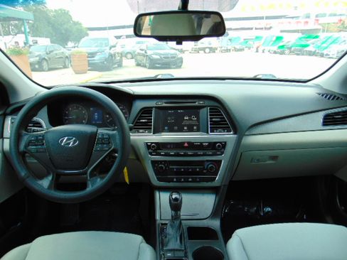 Used 2016 Hyundai Sonata SE image 14