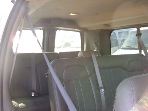 Used 2011 Chevrolet Express 2500 LS image 12