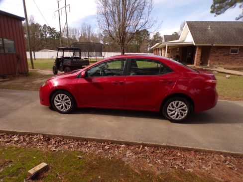 Used 2017 Toyota Corolla LE image 7
