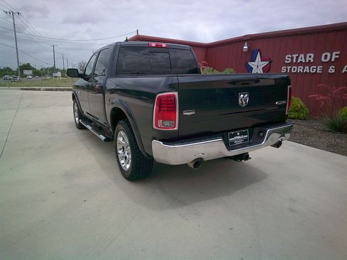 Used 2014 RAM 1500 Laramie AWD/4WD image 2