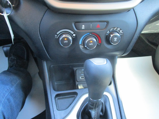 Used 2018 Jeep Cherokee FWD Latitude image 39