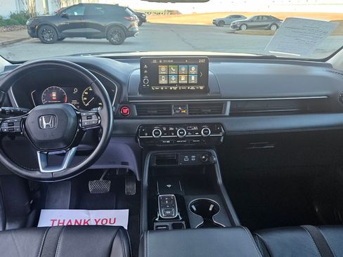 Used 2025 Honda Pilot EX-L image 13