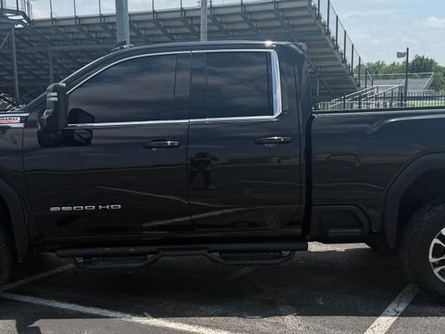 Used 2021 GMC Sierra 2500 4x4 Double Cab SLE image 2